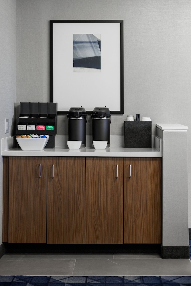 Courtyard by Marriott Denver Central Park 42/50