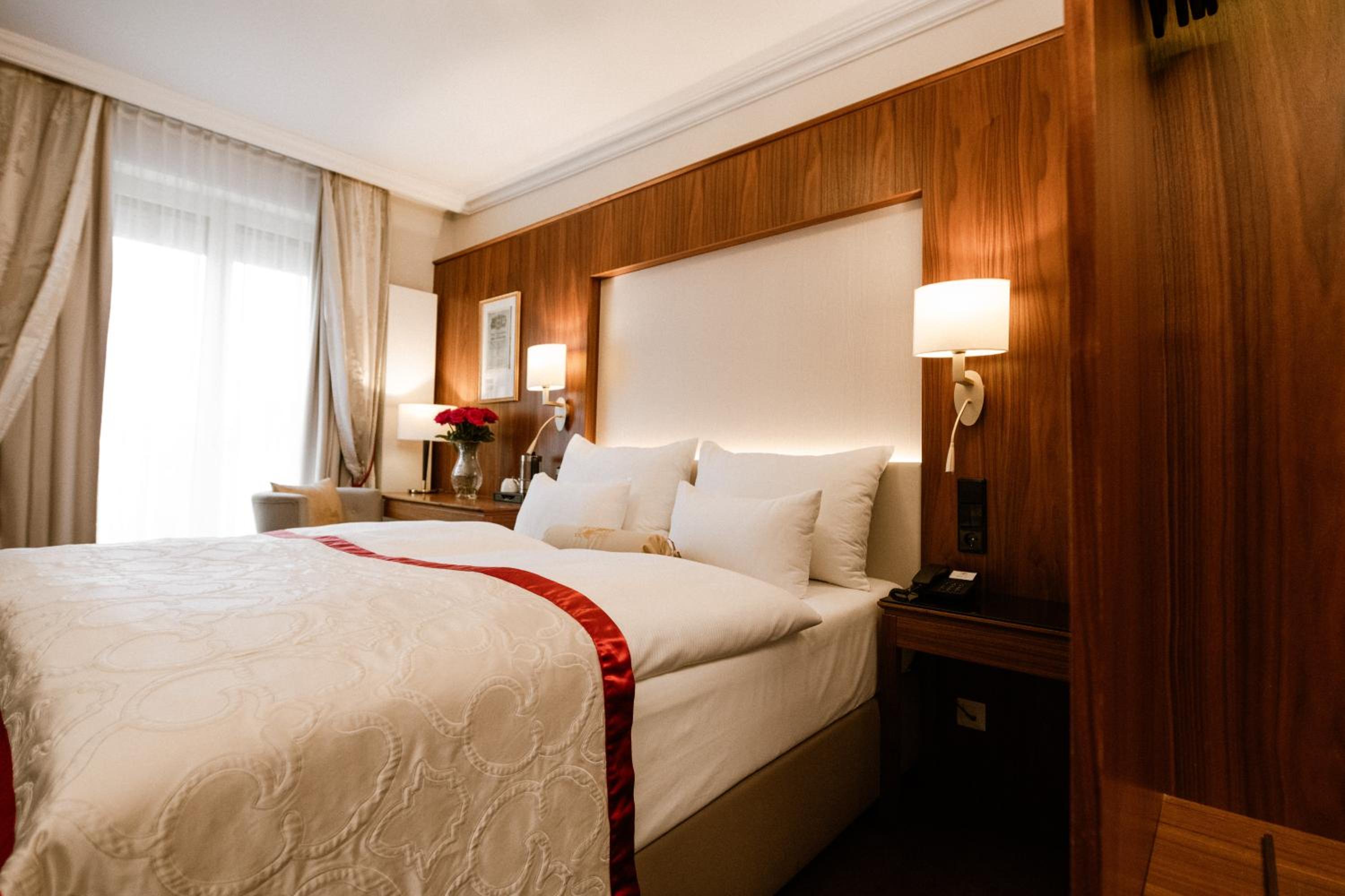 Room, Double Bed, Stefanie 6/10