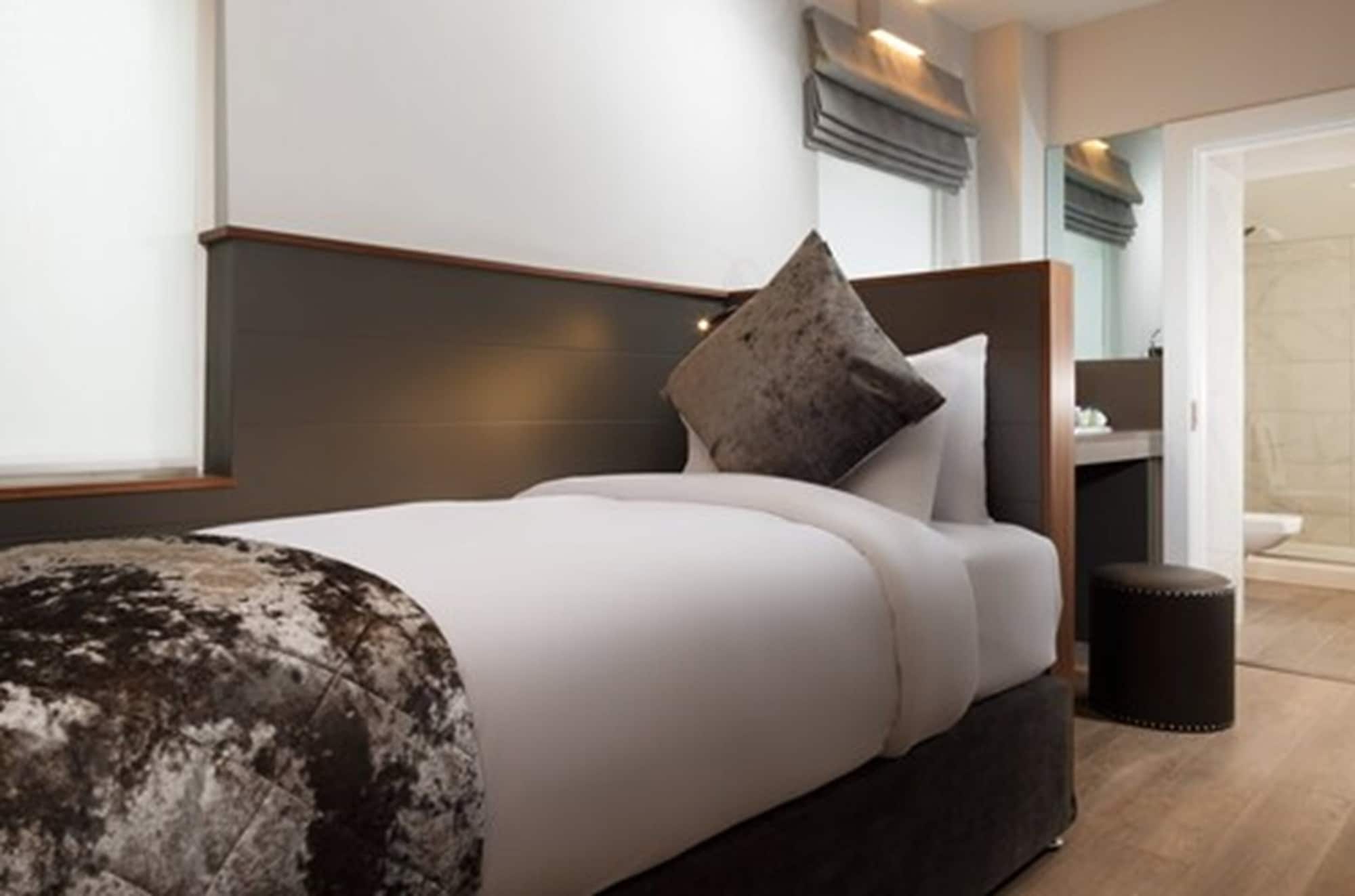 ROOM, SINGLE, SINGLE BED