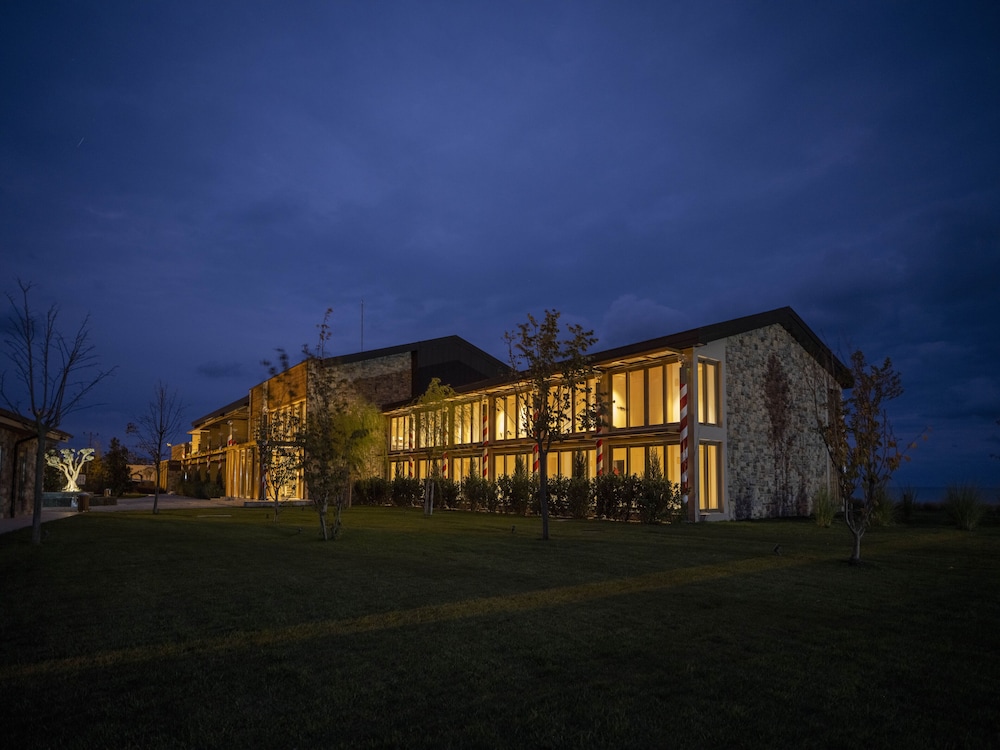 Inemare Hotel 3/49