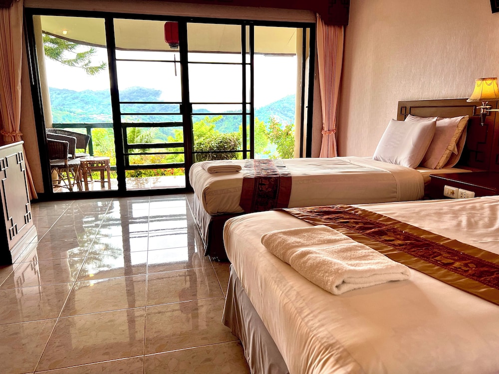 Mae Salong Villa 12/50