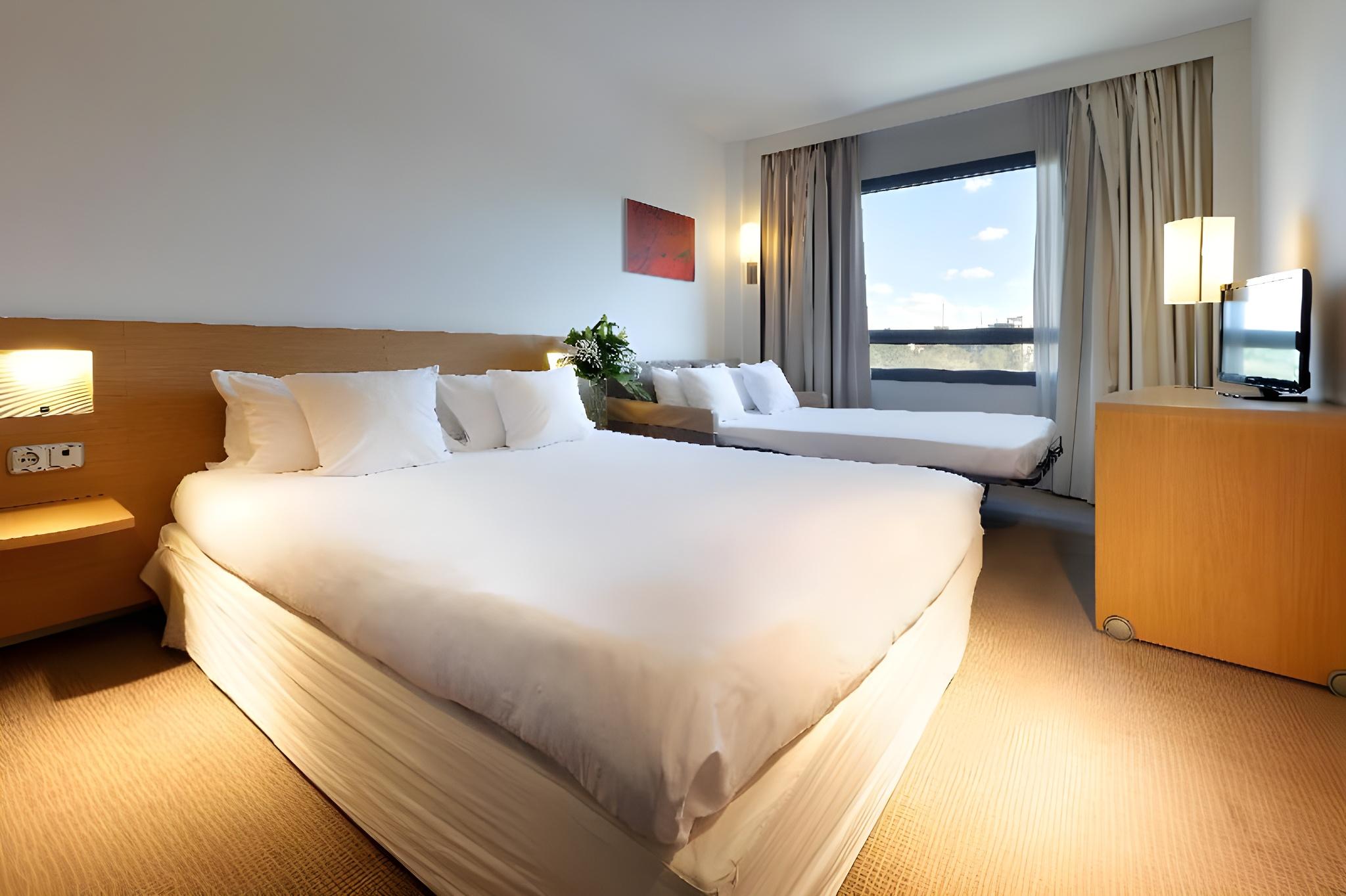Room, Triple, Double Bed, Sofa