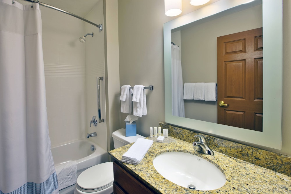 Towneplace Suites By Marriott Detroit Dearborn 29/33