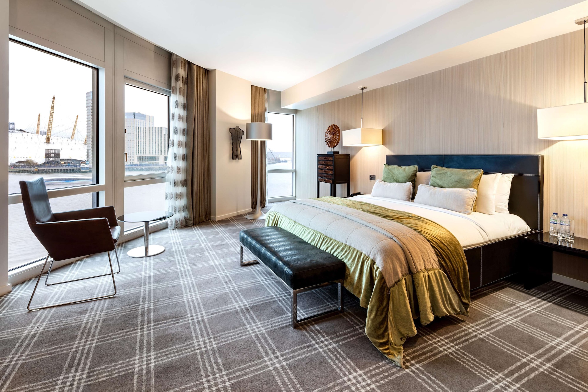PREMIUM, RIVER VIEW