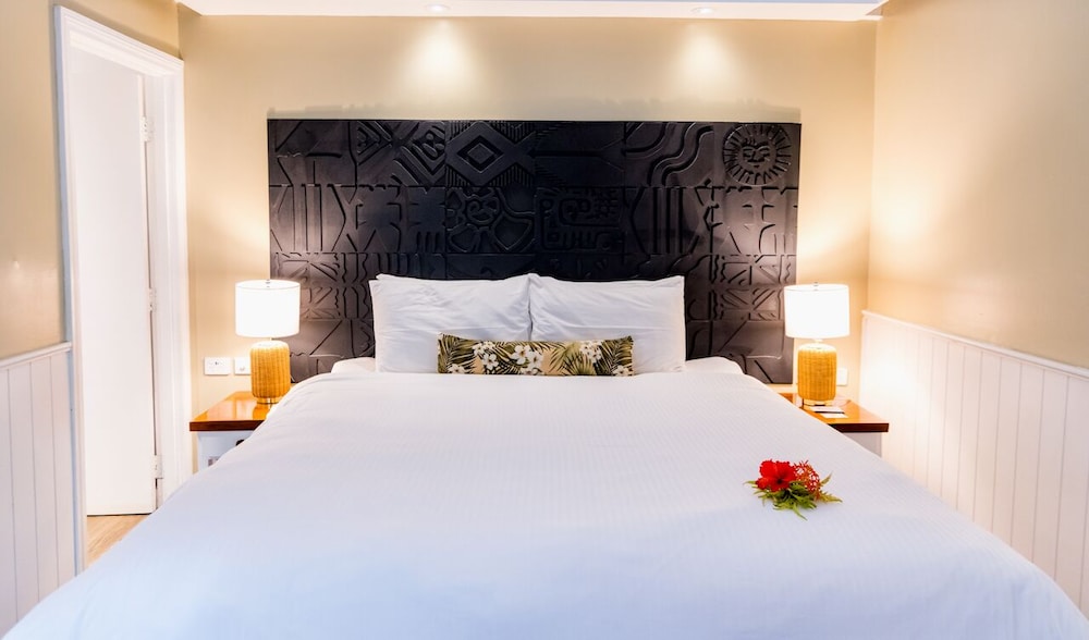 Island, Bure, King and Twin Beds