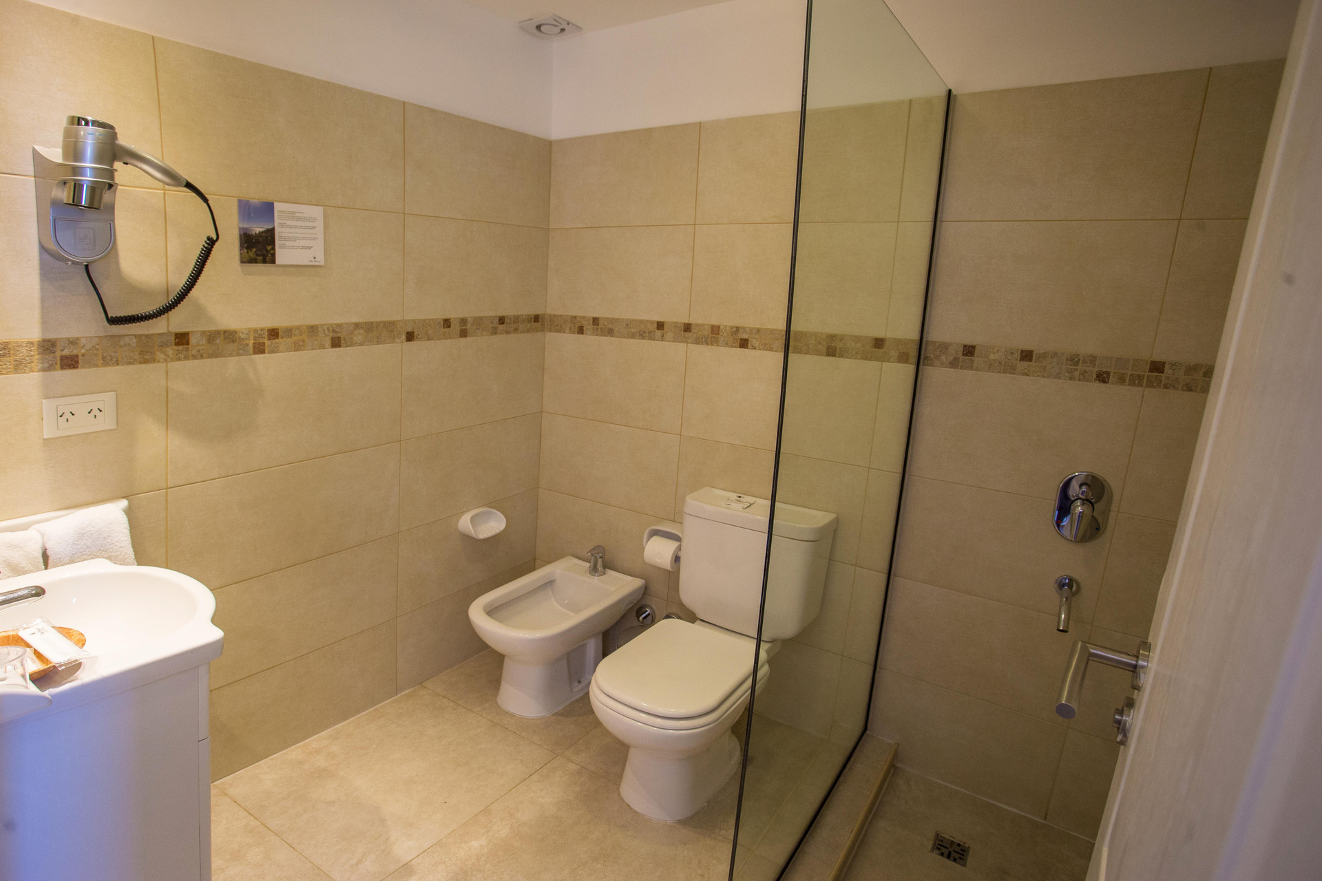 Standard, Double Bed, Forest View، Huinid Pioneros 3/3