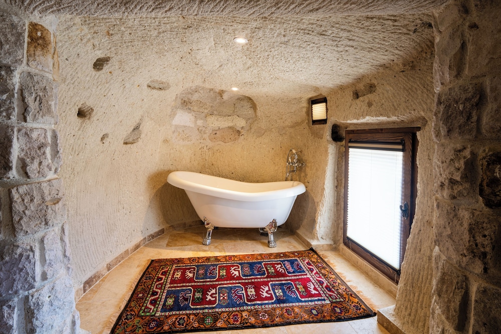 Tulip Cave Suites 28/48
