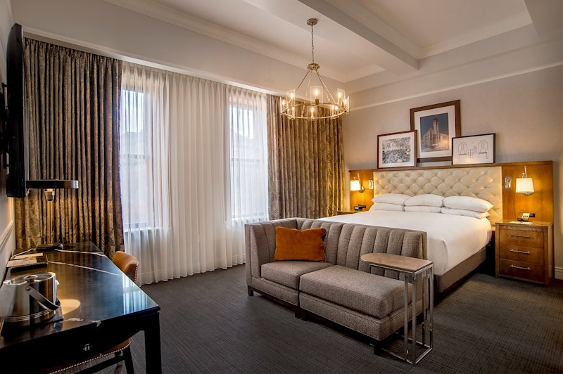 St. Louis Union Station Hotel Curio Collection By Hilton 10/82