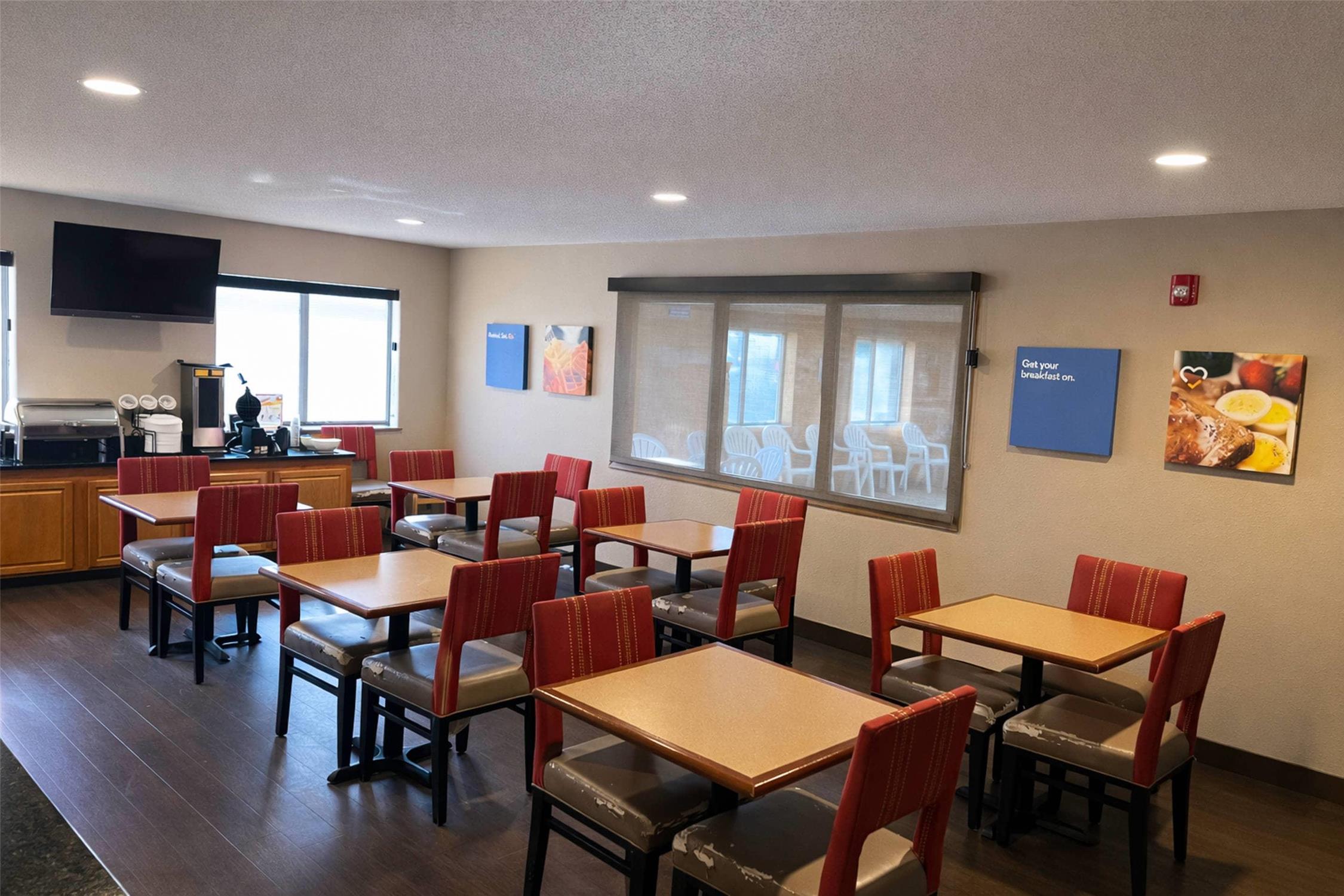 Quality Inn York, NE 27/29