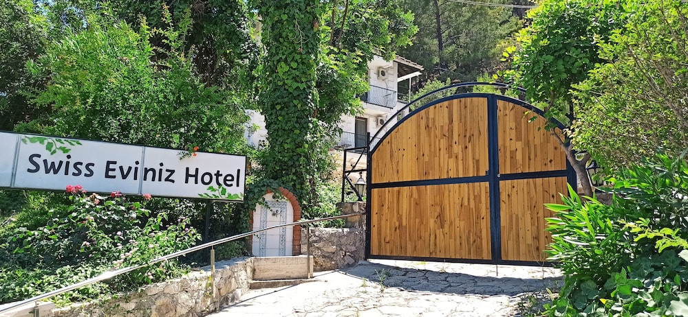 Swiss Eviniz Hotel 1/23
