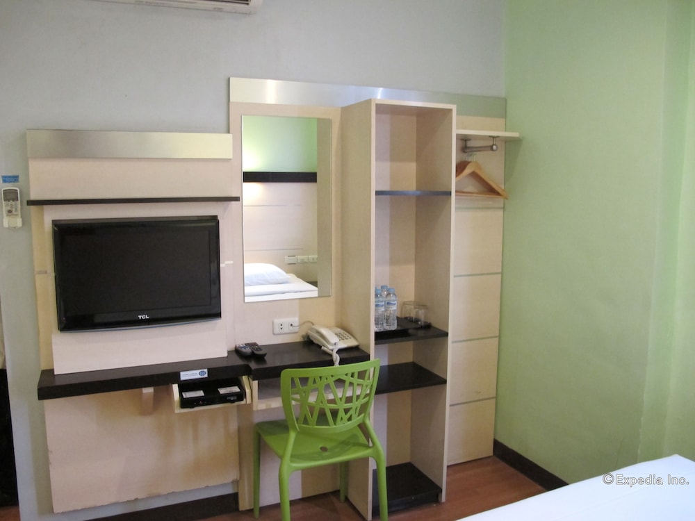 Sugbutel Family Hotel 30/50