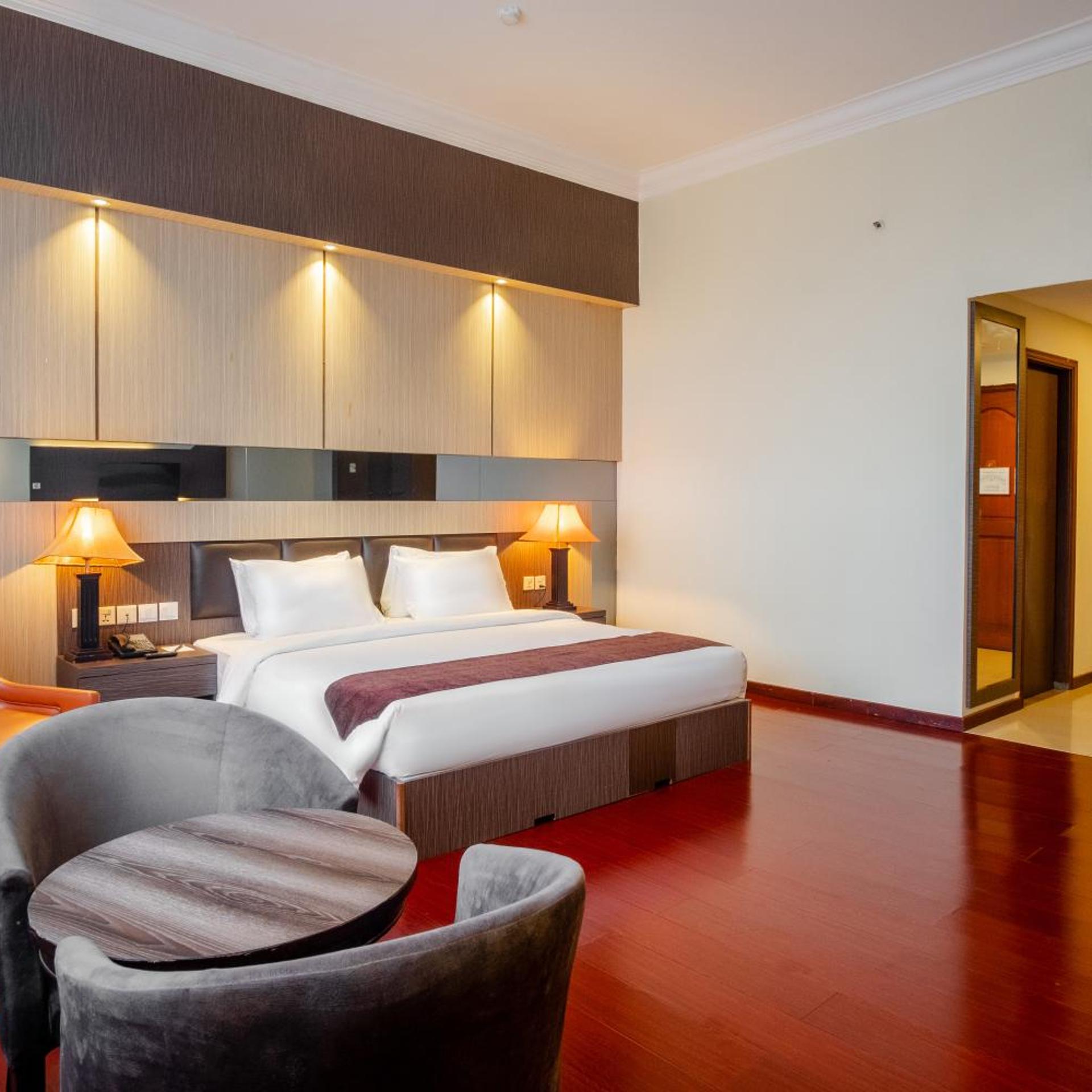 Deluxe, Double or Twin Bed, Golden View Hotel Batam 2/10