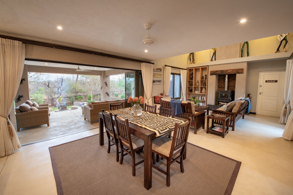 Nyaleti Lodge 32/47
