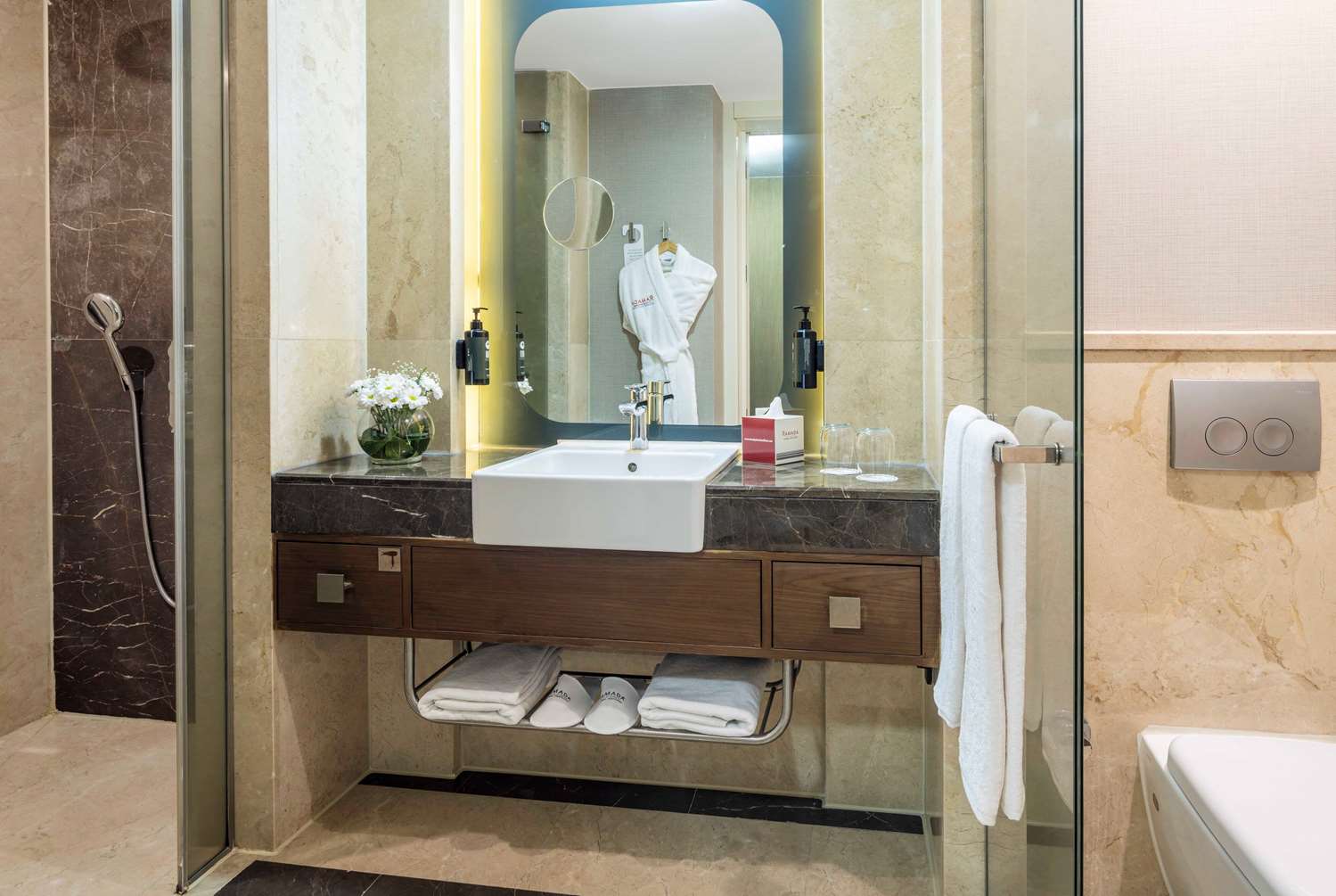 Ramada Plaza by Wyndham Istanbul Tekstilkent 46/49