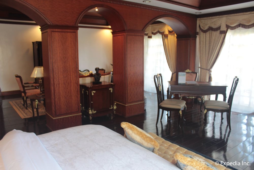 Fort Ilocandia Resort Hotel 18/50