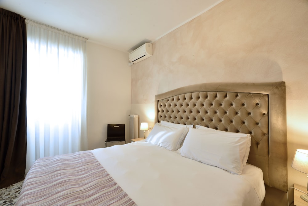 Hotel La Marina 16/63