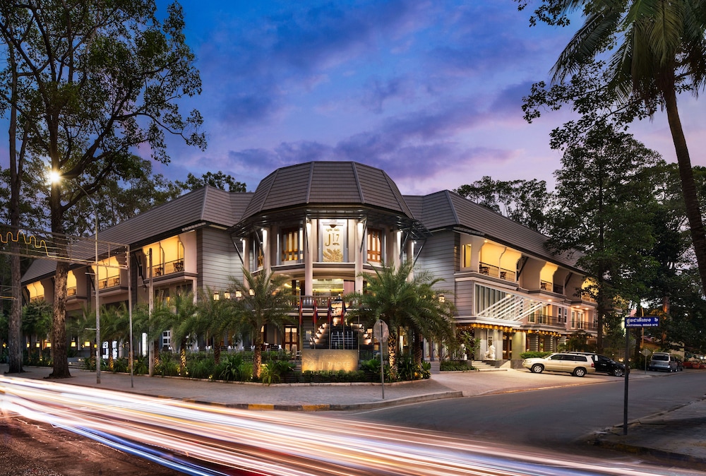 J7 Angkor Hotel 6/72