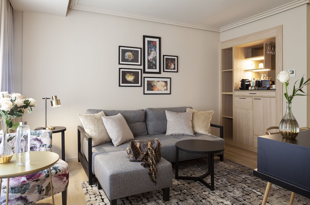 Nivia Born Boutique Hotel 21/36