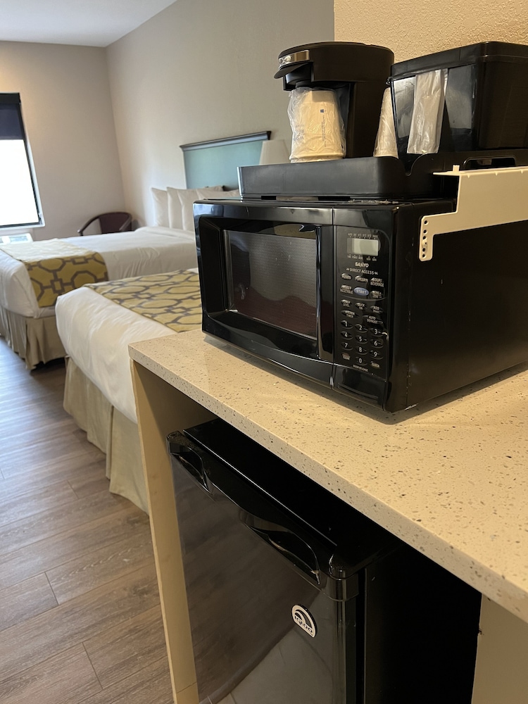 Baymont by Wyndham Houston Brookhollow 68/80
