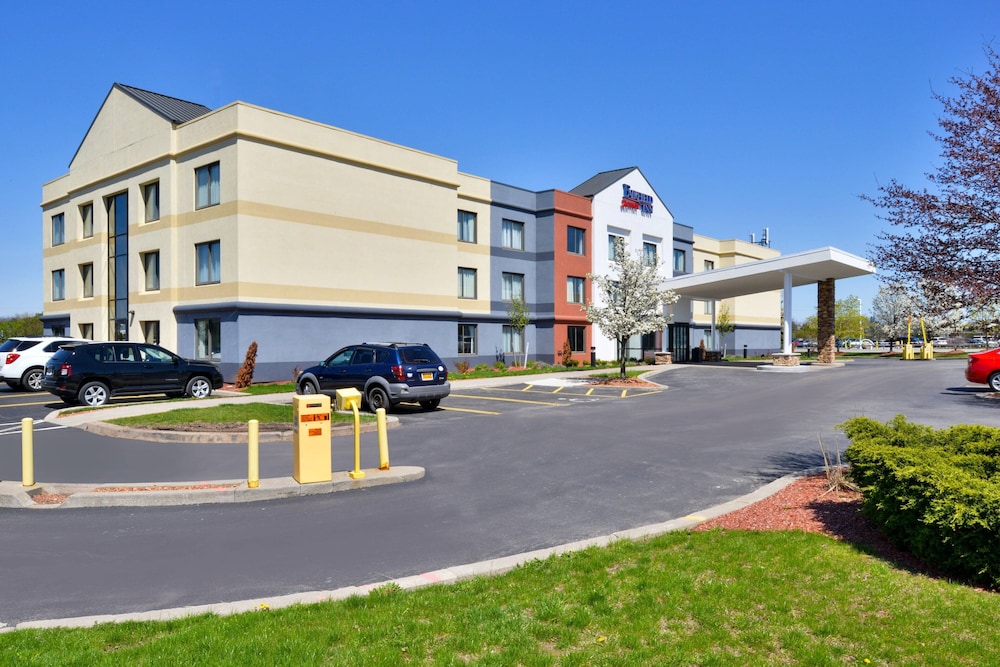 Fairfield Inn Marriott Rochester Airport 1/37