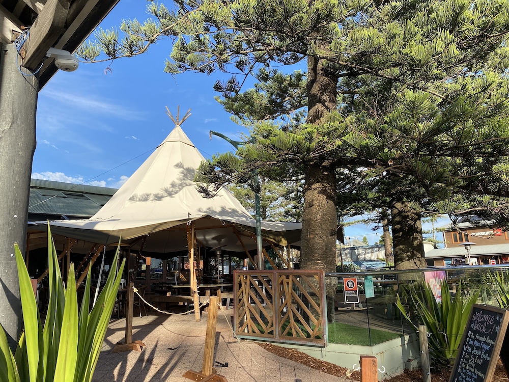 BEACH HOTEL RESORT 4/59