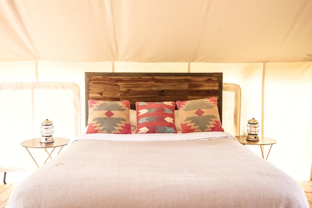 Firelight Camps 32/44