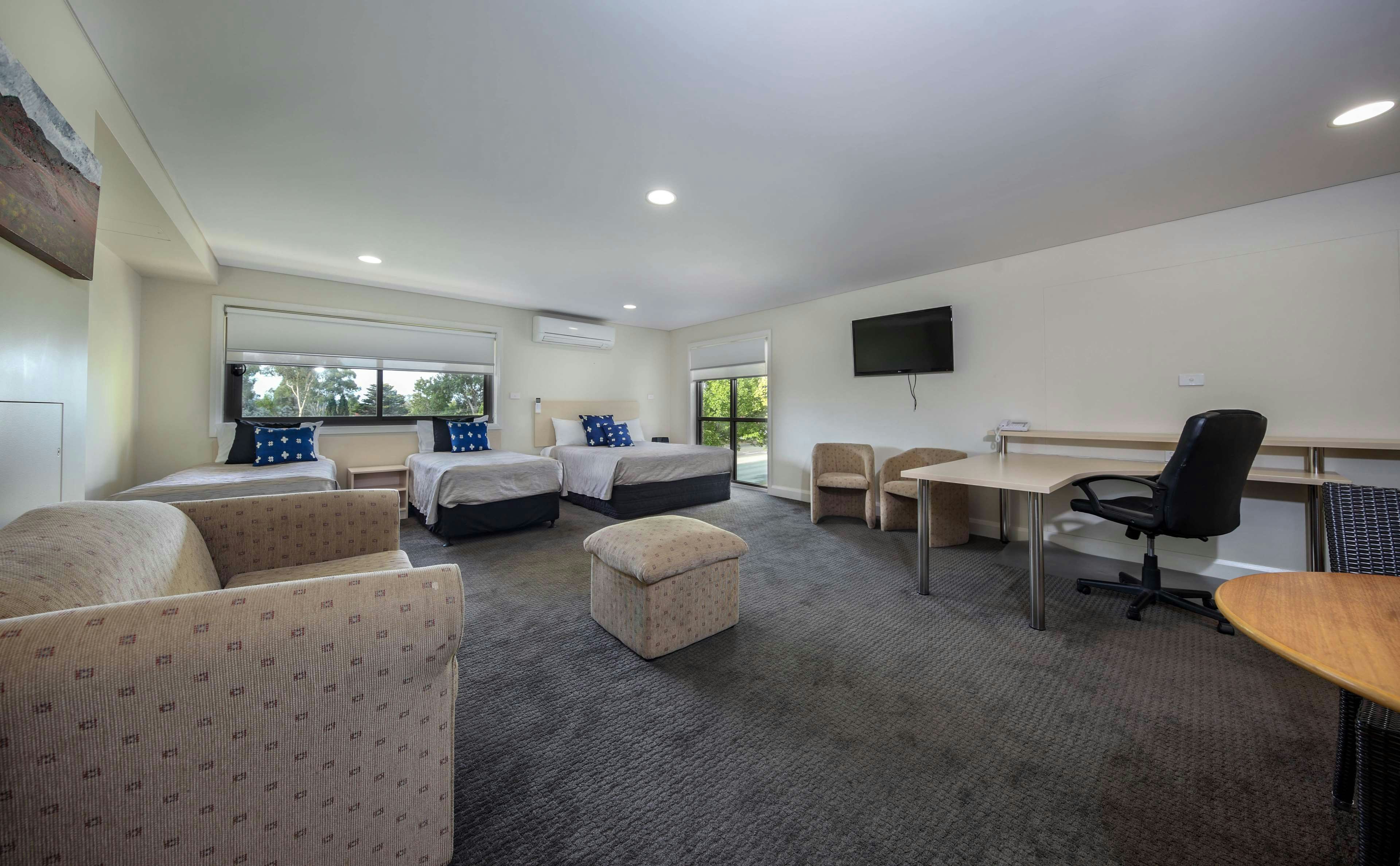 Belconnen Hotel Motel Serviced Apartments 32/48