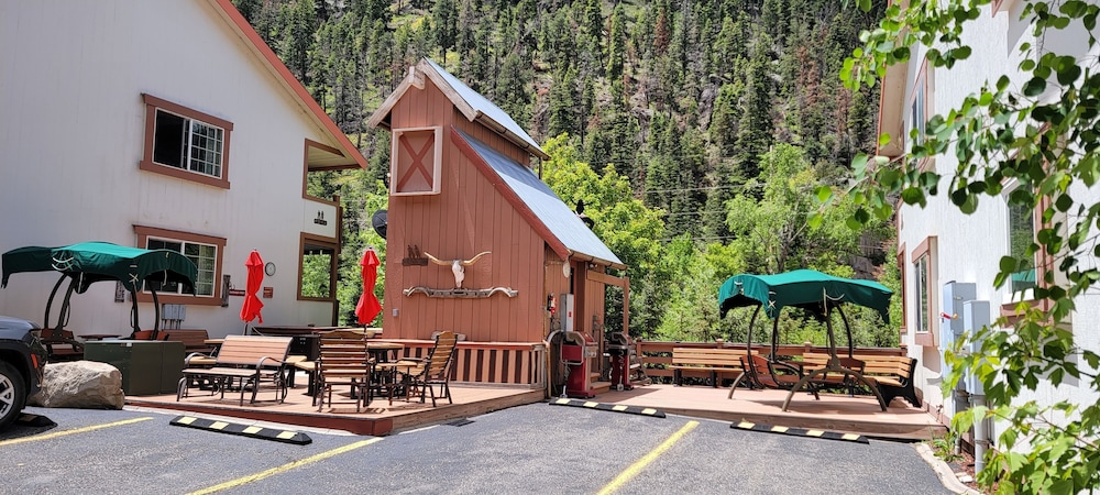 Hot Springs Inn 40/50