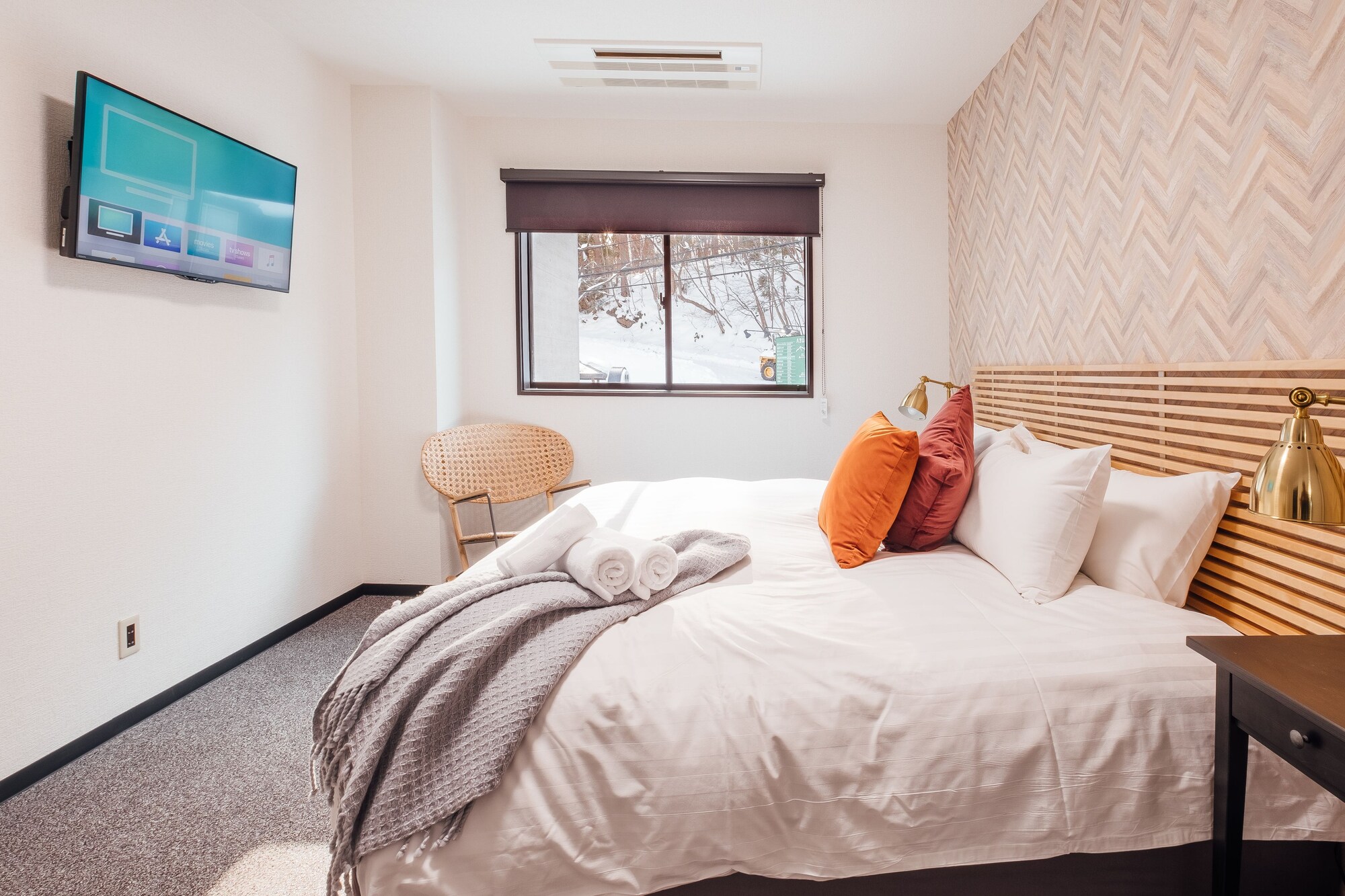 3 BEDROOMS, APARTMENT