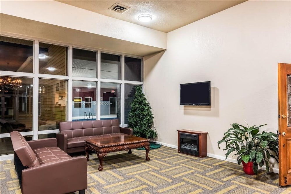 Colby Inn and Suites 17/25