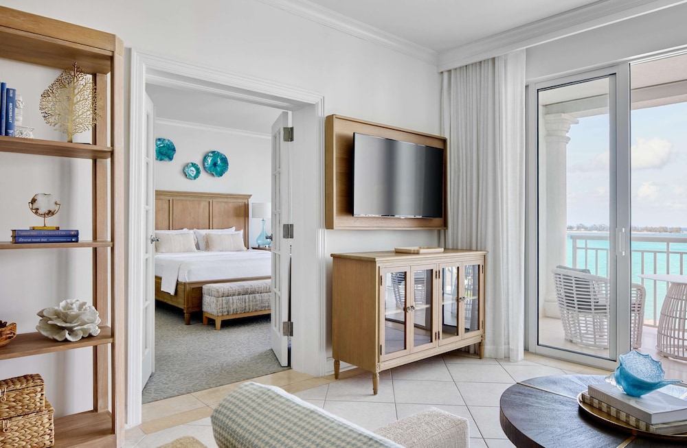 1 Bedroom, Honeymoon, West Bay, Suite, King Bed, Ocean View, Butler، Sandals Royal Bahamian - Adults Only 6/8