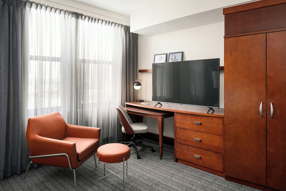 Courtyard by Marriott St. Petersburg Downtown 56/64