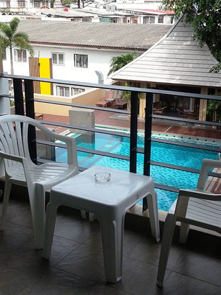 August Suites 61/69