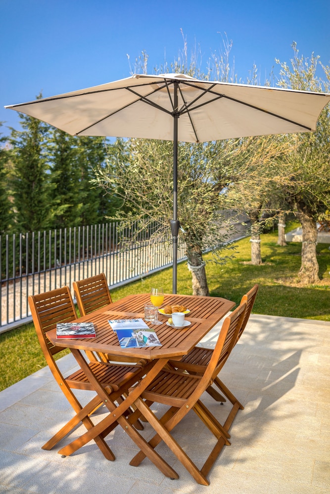 Golden Rays Luxury Apartments 26/50