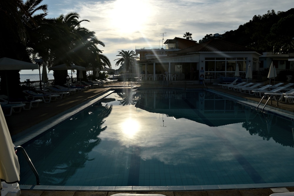 Paradise Beach Hotel 47/50