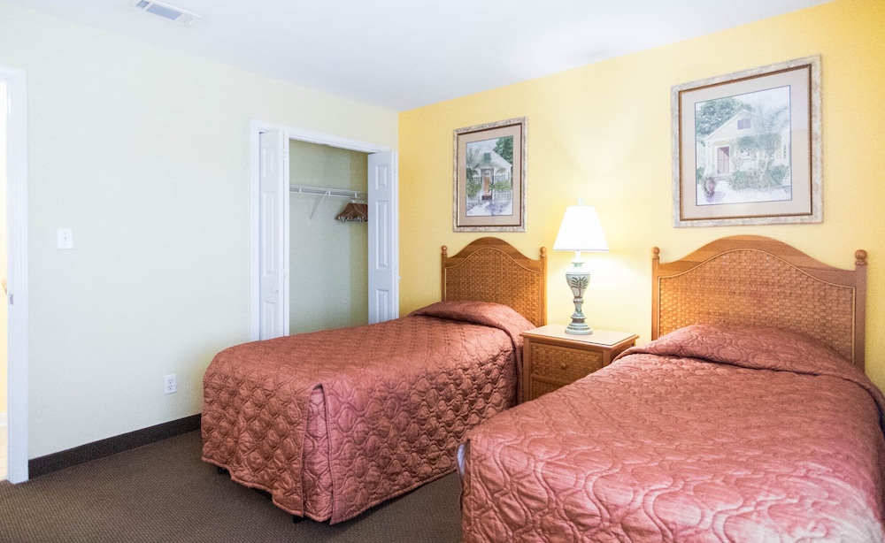 Soundside Holiday Beach Resort 47/64