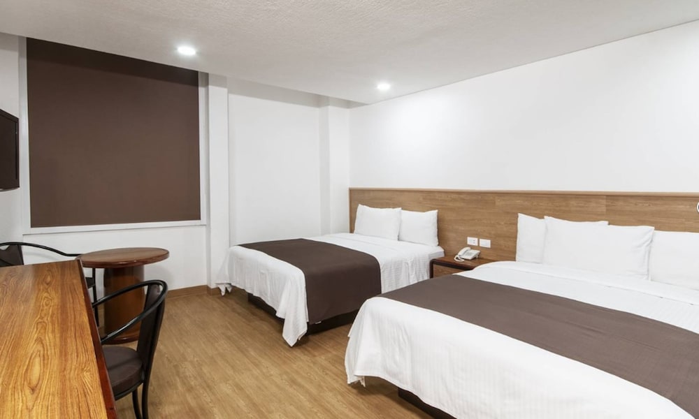 Hotel San Lucas 23/66