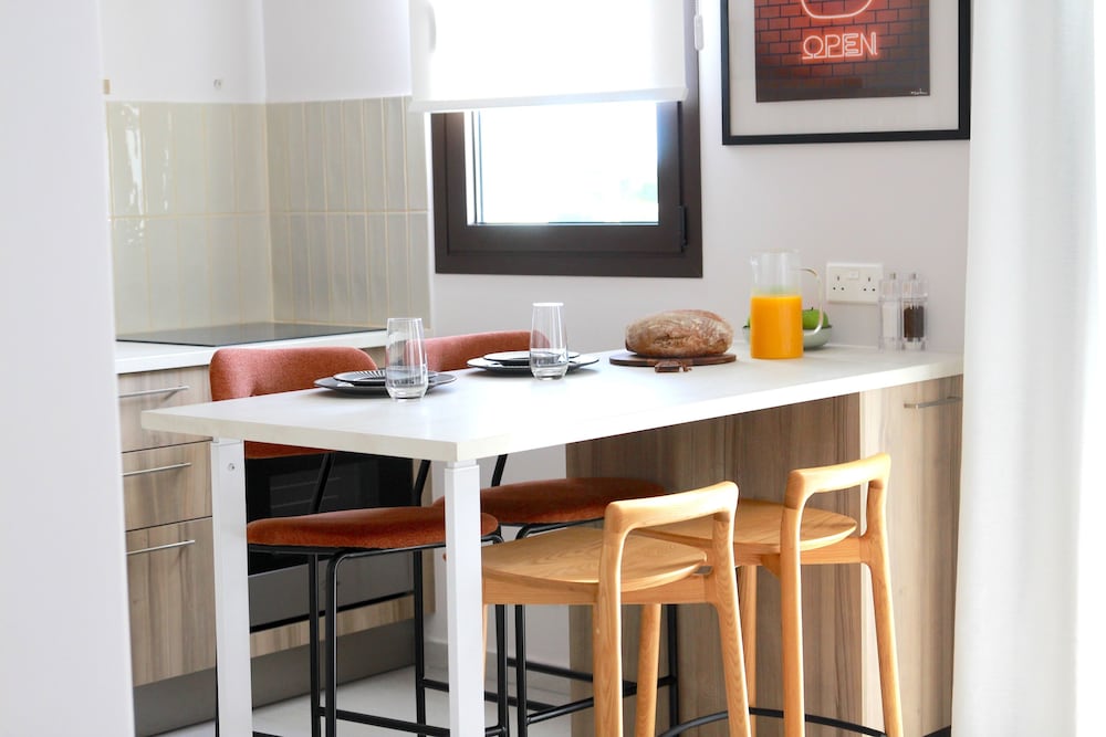 LIV & Co Suites & Villas 31/37