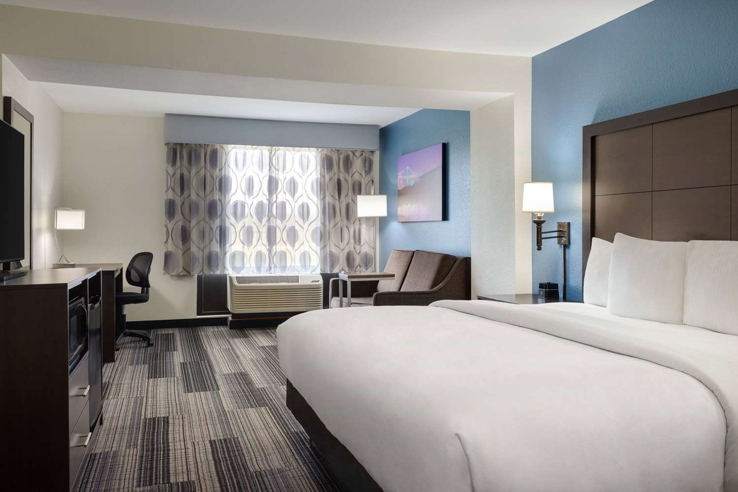 La Quinta Inn Suites Springfield Airport Plaza 16/61