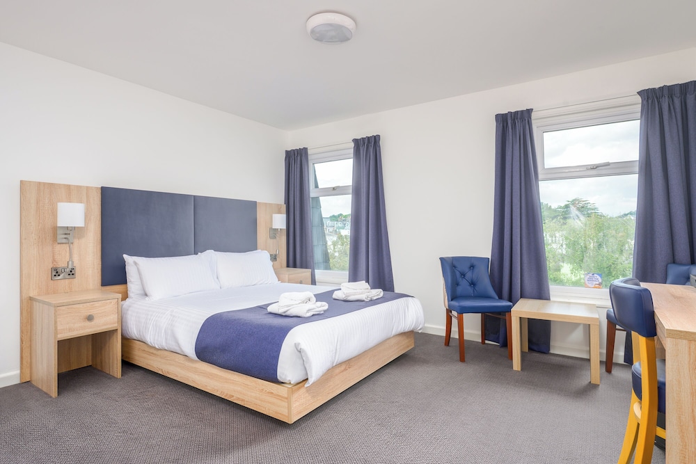 Abbey Lawn Hotel 19/64