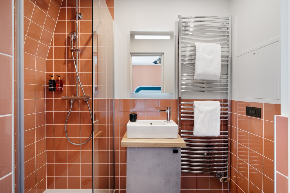 3 Bedrooms, Prestige, Suite, Apartment, King and Queen and Twin Beds