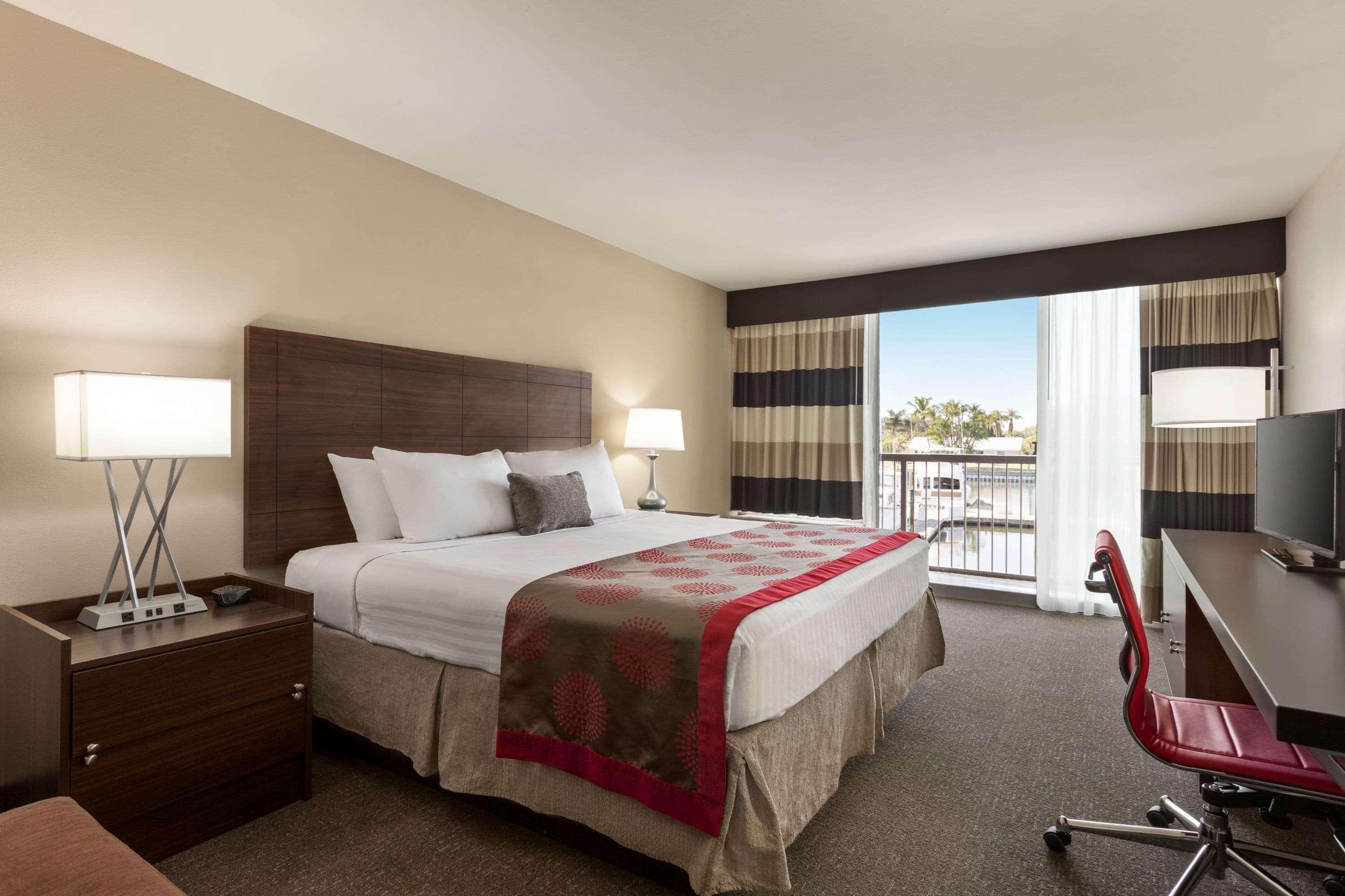 Room, King Bed, Water View, Balcony