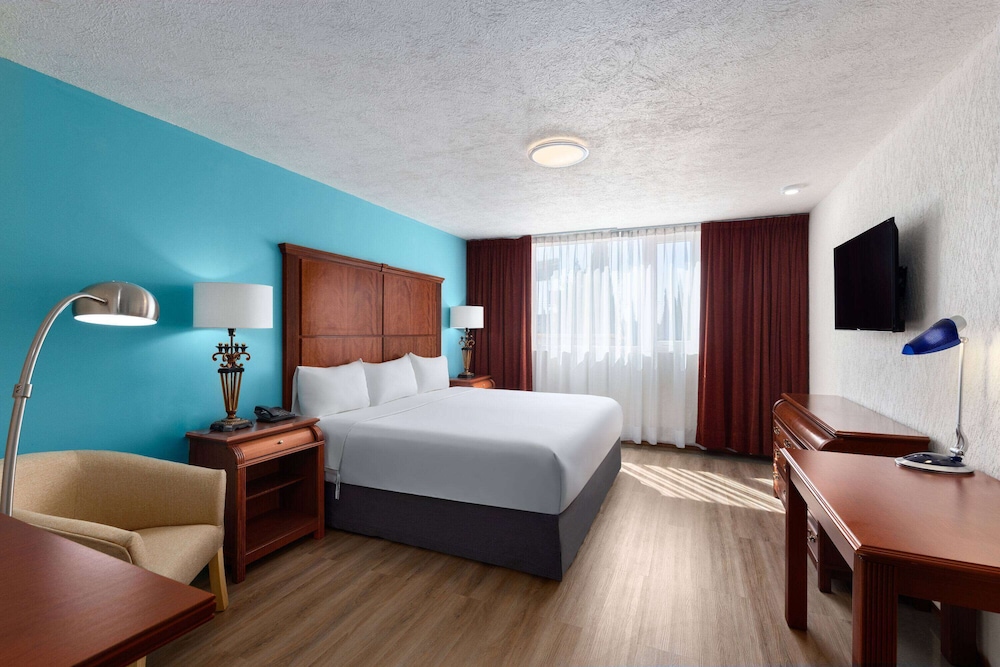 Howard Johnson by Wyndham Toluca 23/49