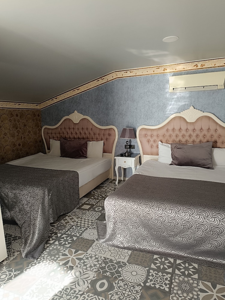 LEYENDA HOTEL 31/50