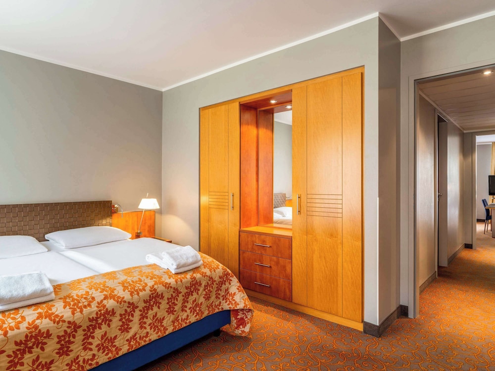 SUPERIOR, SUITE, DOUBLE BED, SOFA