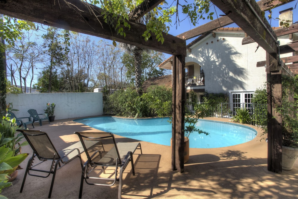 The Lakehouse Bed & Breakfast 33/46