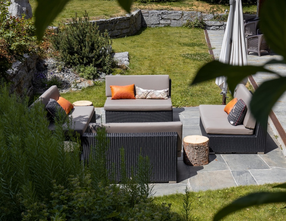 Matterhorn Lodge Hotel and Appartements 46/50