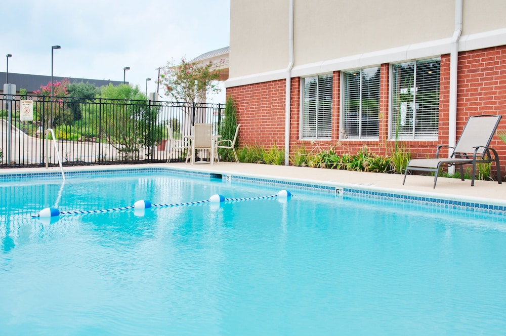 Holiday Inn Express Hotel Suites Livingston 7/37