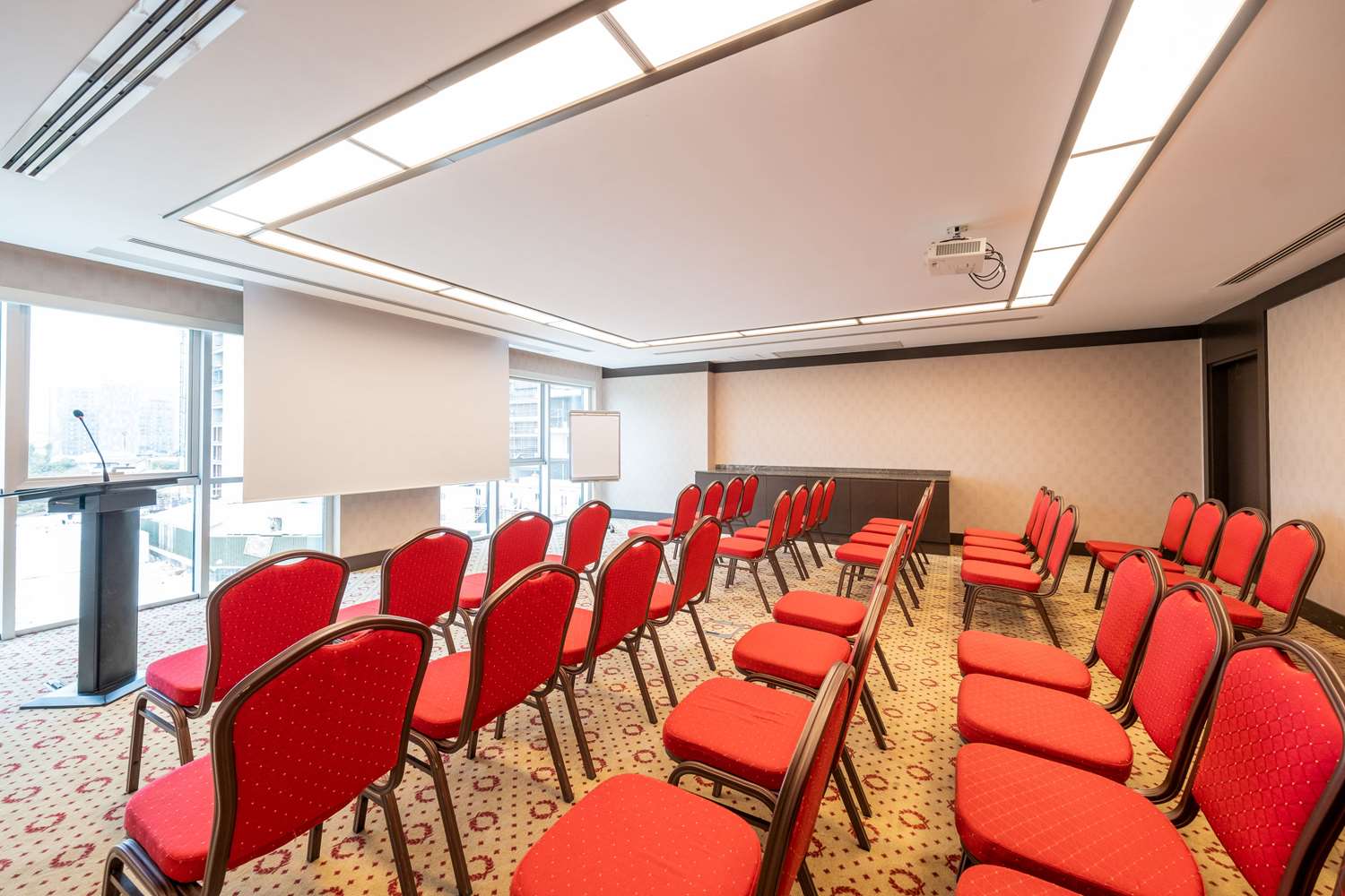 Clarion Hotel Istanbul Mahmutbey 51/60