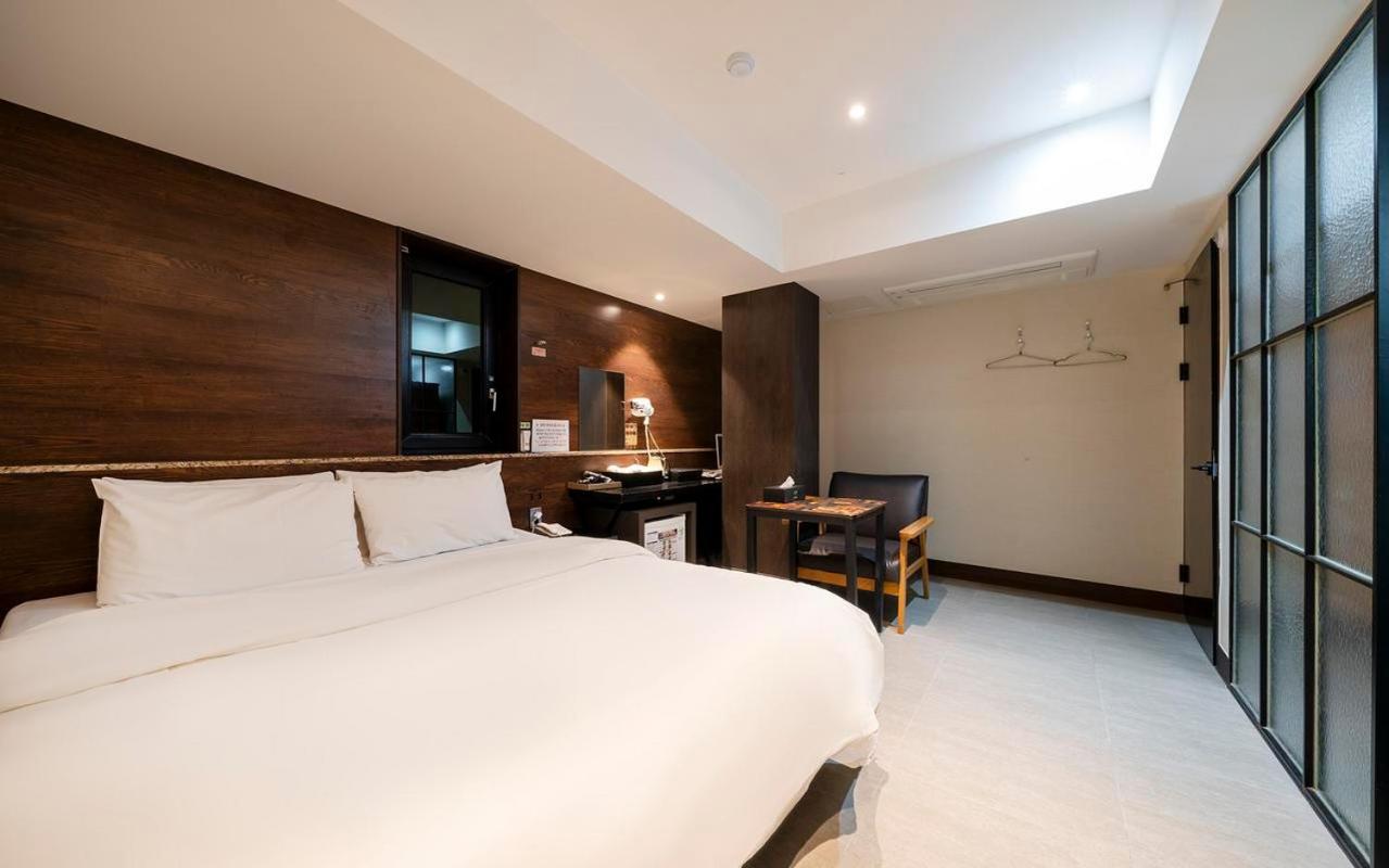 Suite, No Parking
